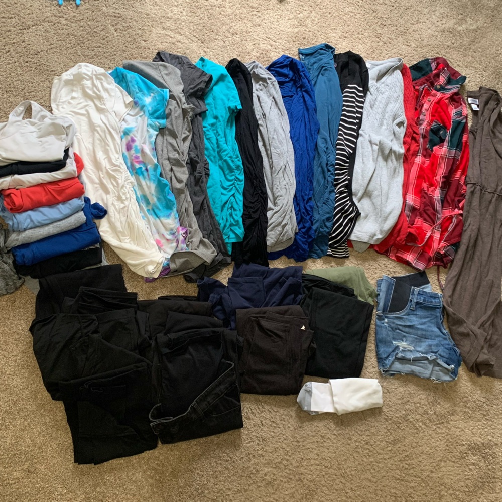 Lot of maternity clothes size medium and small